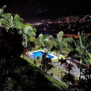 Tierra Hotel